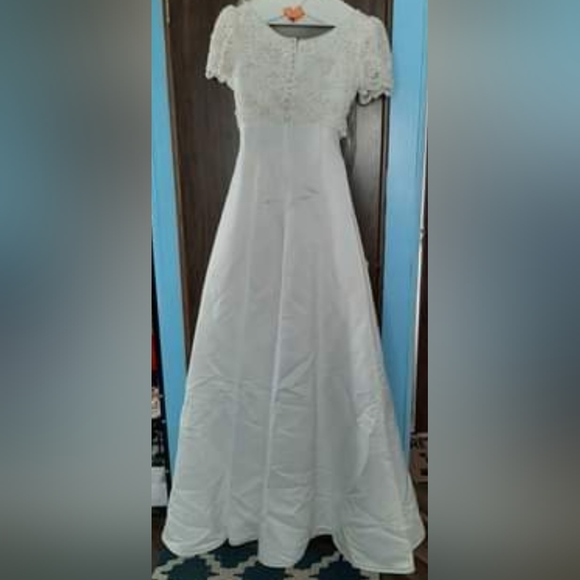 Simplistic Elegance - Picture 11 of 12